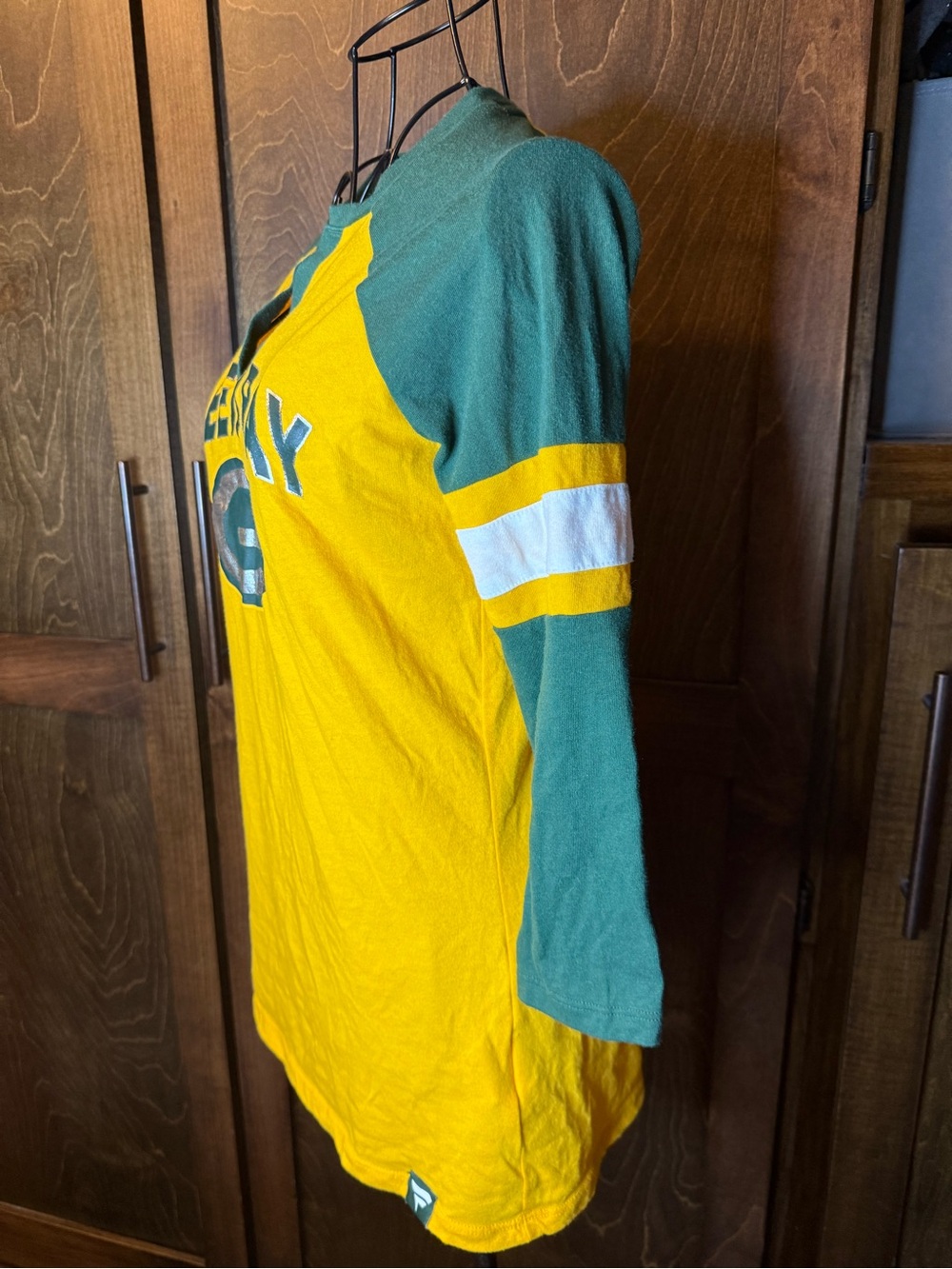 Fanatics Green Bay Packers Long Sleeve Raglan Tee in Gold and Green - Picture 7 of 8